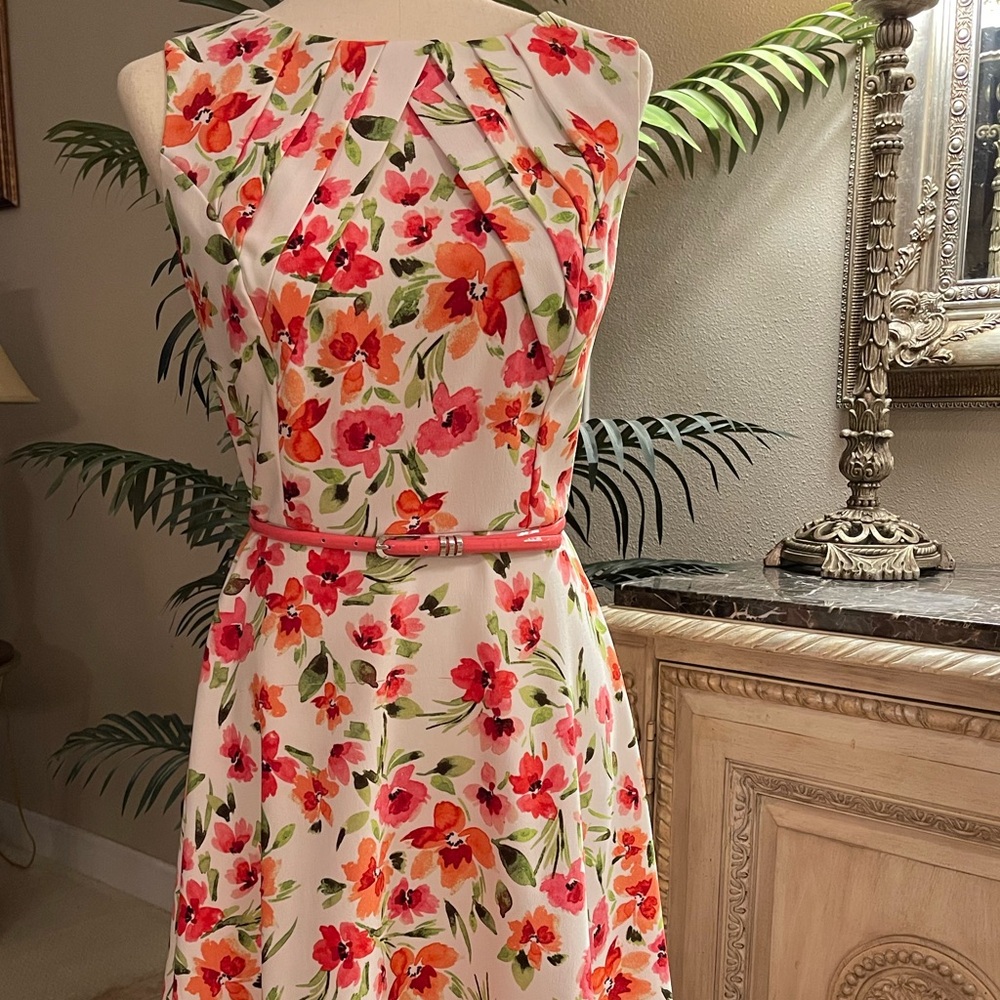 ALYX - Beautiful, Spring Floral Sleeveless Dress